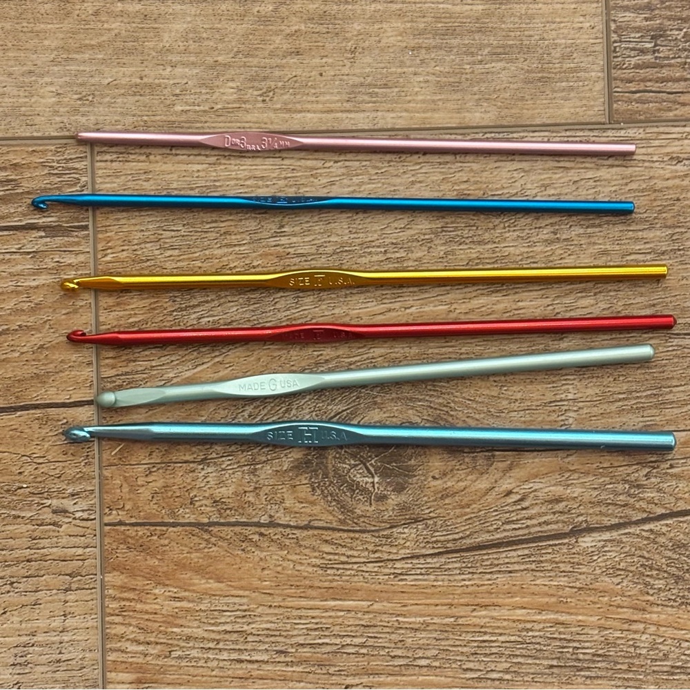 Diana Aluminum Crochet Hook Set • set of 6
